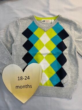 H&M - knit v-neck pullover sweater. Size 18-24 months